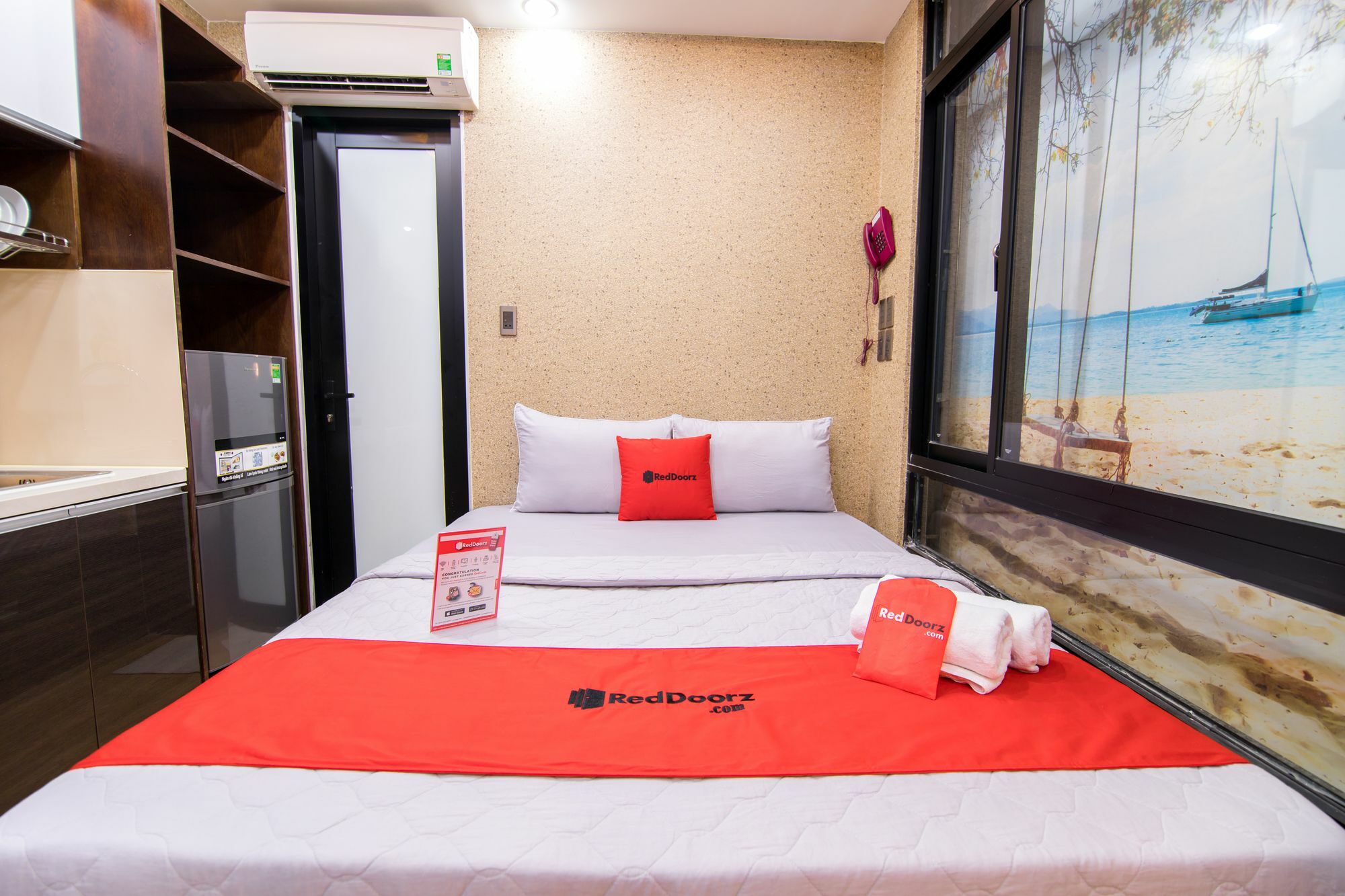 Reddoorz Plus @ Nguyen Trai Street Хошимін Екстер'єр фото