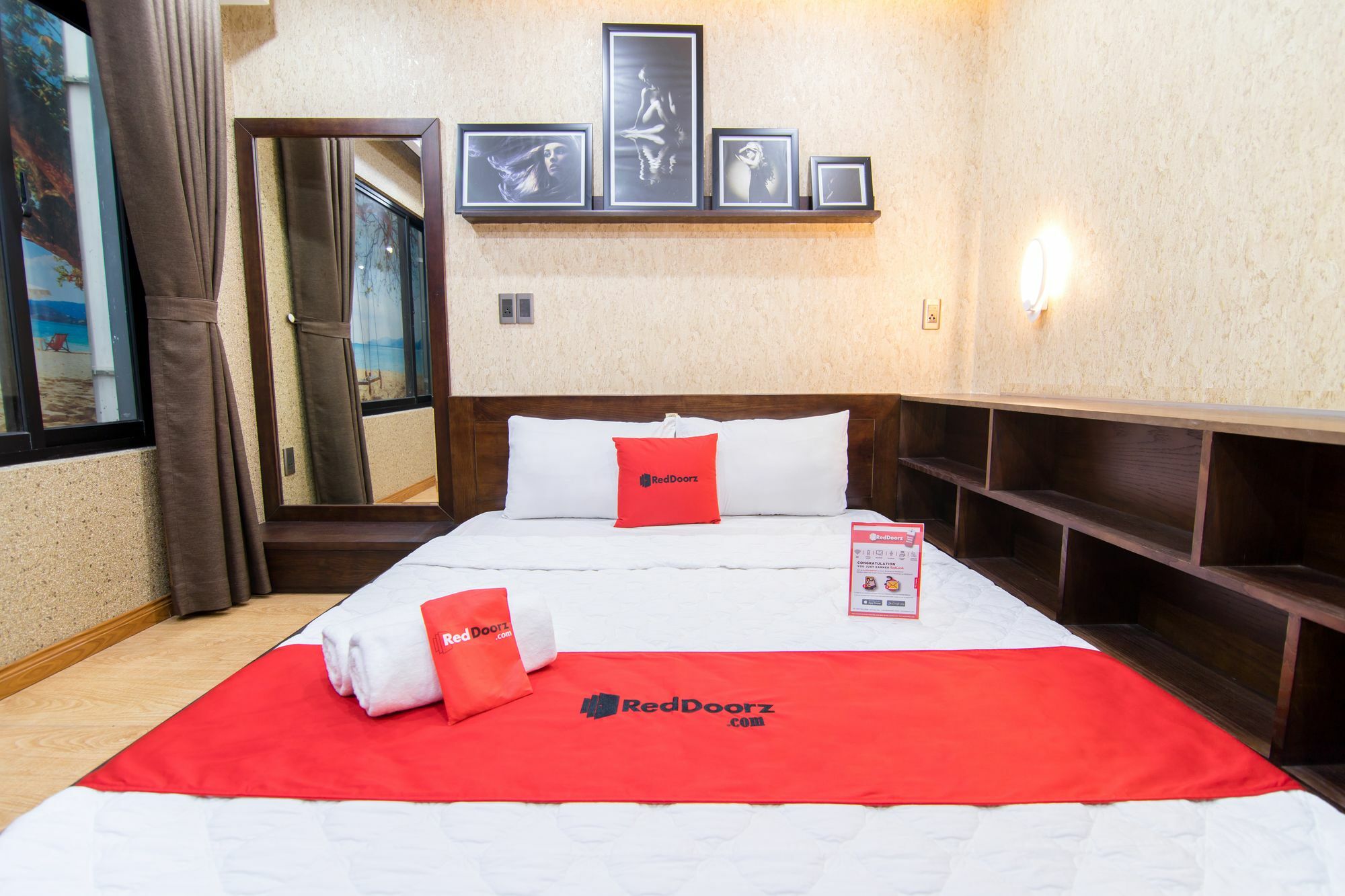 Reddoorz Plus @ Nguyen Trai Street Хошимін Екстер'єр фото